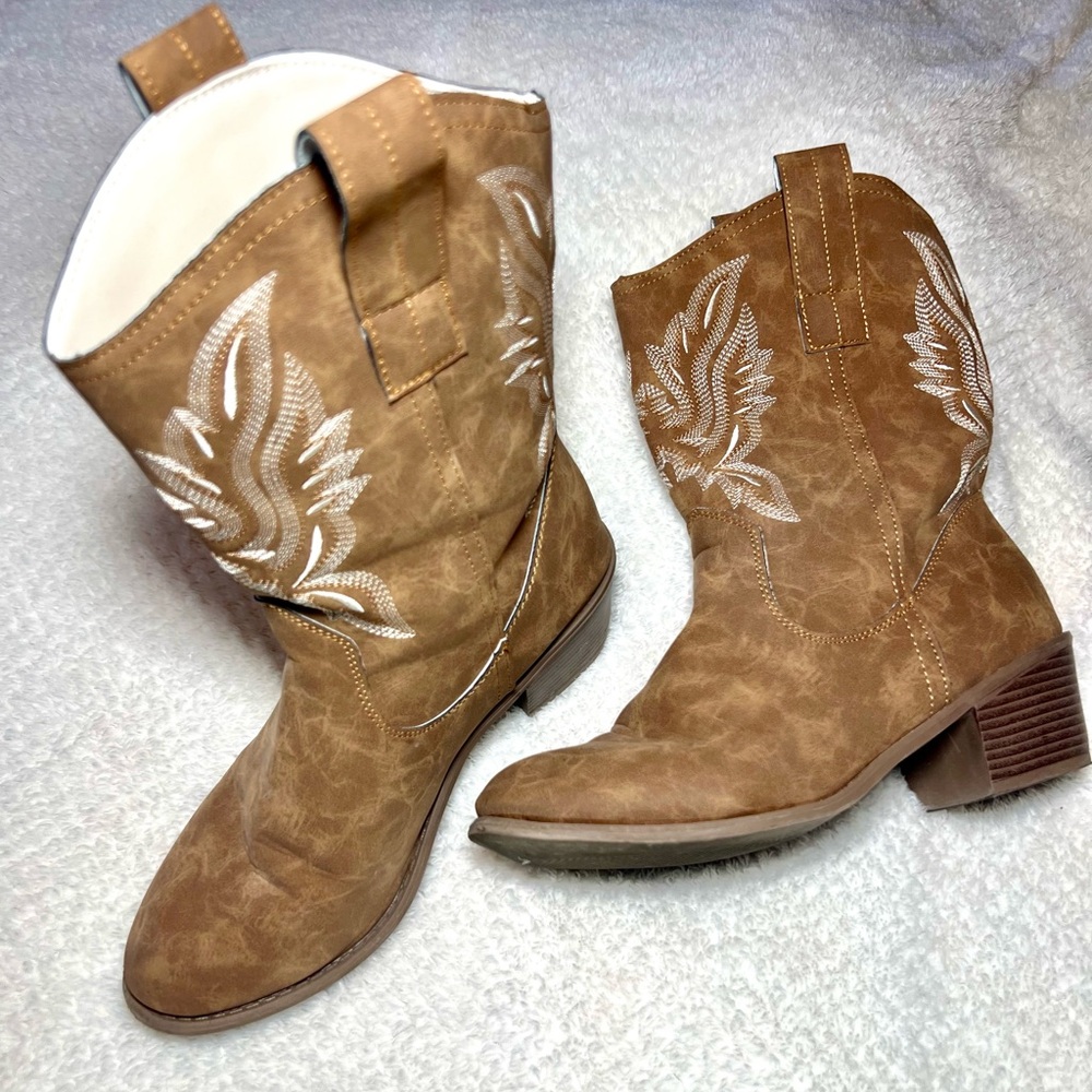 Tan Western Embroidered Mid-Calf Women’s Boots
